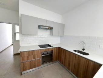 Se alquila espacioso apartamento en Santo Domingo Heredia 26-1319