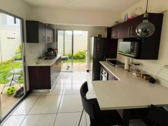 Venta de Casa en El Guarco-Tobosi. RAH 26-276