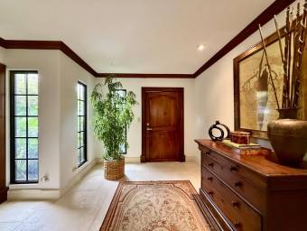 Elegancia Mediterránea en Los Laureles Amplitud, Exclusividad y Doble Oficina.