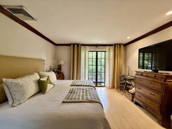 Elegancia Mediterránea en Los Laureles Amplitud, Exclusividad y Doble Oficina.