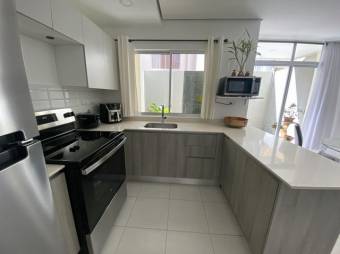 Venta de Casa Amoblada en Montes de Oca, San José. RAH 26-1005
