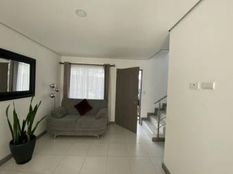 Venta de Casa Amoblada en Montes de Oca, San José. RAH 26-1005