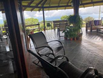 Se alquila casa en Concepción Heredia 26-255