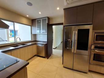 Se alquila casa en San Rafael Alajuela 26-50