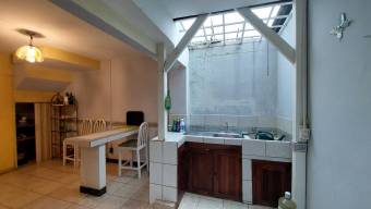 Se vende casa en Catedral San José 25-825