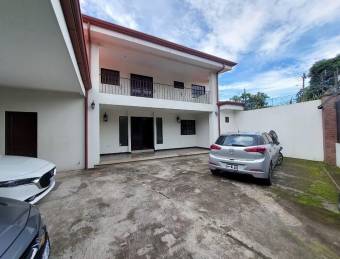 Se vende casa en San Miguel Heredia 26-693