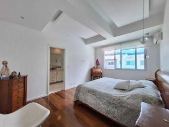 Lujo y Privacidad en Santa Ana Casa de 4 Suites Oficina y Jardín Lujo y Privacidad en Santa Ana Casa de 4 Suites Oficina y Jardín