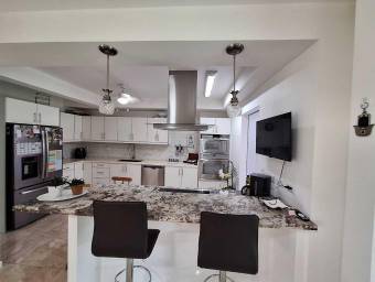 Lujo y Privacidad en Santa Ana Casa de 4 Suites Oficina y Jardín Lujo y Privacidad en Santa Ana Casa de 4 Suites Oficina y Jardín