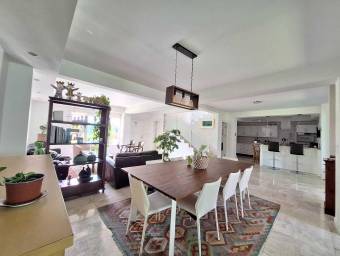 Lujo y Privacidad en Santa Ana Casa de 4 Suites Oficina y Jardín Lujo y Privacidad en Santa Ana Casa de 4 Suites Oficina y Jardín