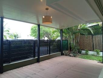 Espacio y Plusvalía Casa de 3 Niveles y 4 Habitaciones en Pozos de Santa Ana