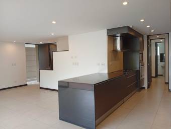 Espacio y Plusvalía Casa de 3 Niveles y 4 Habitaciones en Pozos de Santa Ana