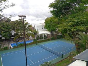 Espacio y Plusvalía Casa de 3 Niveles y 4 Habitaciones en Pozos de Santa Ana