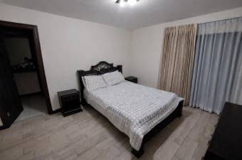 Se vende casa en San Rafael Escazú 26-1355