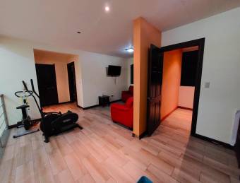 Se vende casa en San Rafael Escazú 26-1355