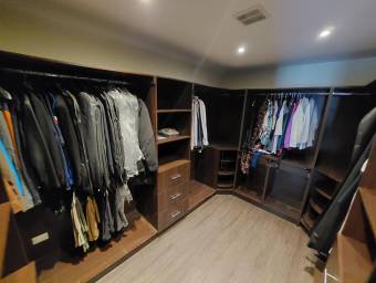 Se alquila casa con mucha luz natural en San Rafael Alajuela 26-50