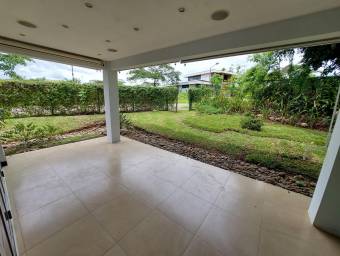 Se alquila casa con mucha luz natural en San Rafael Alajuela 26-50