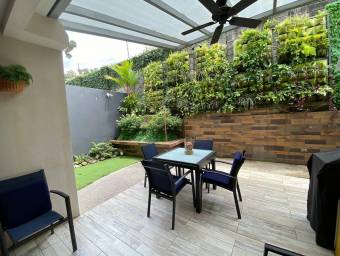 Vida Familiar y Confort Casa con Techos Altos y Amenidades Deportivas Vida Familiar y Confort Casa con Techos Altos y Amenidades Deportivas