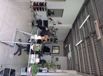 Salon de belleza, 7 años de actividad, equipado y cartera de clientes Salon de belleza, 7 años de actividad, equipado y cartera de clientes