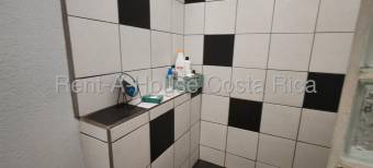 Se casa con patio en Ulloa Heredia 26-1404