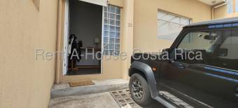 Se casa con patio en Ulloa Heredia 26-1404