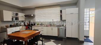 Se casa con patio en Ulloa Heredia 26-1404