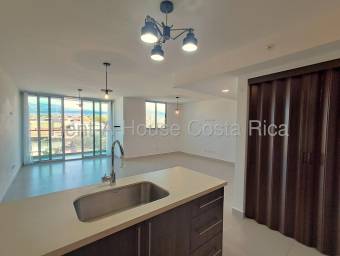 Se alquila amplio apartamento en San Pablo Heredia 26-1427