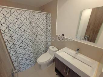 Se alquila amplio apartamento en San Pablo Heredia 26-1427