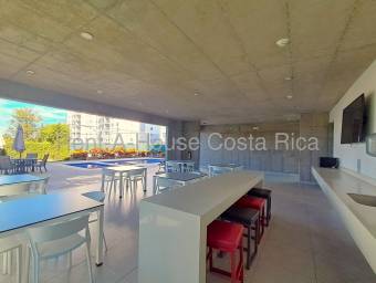 Se alquila amplio apartamento en San Pablo Heredia 26-1427