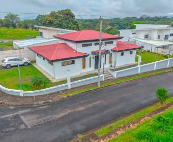 1-story house for sale in Casa Campo residential community in La Guacima.