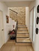 Se vende espaciosa casa en Brasil Santa Ana 26-1429