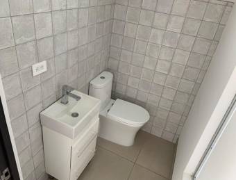 Se vende casa con patio en San Antonio Escazú 26-702 Se vende casa con patio en San Antonio Escazú 26-702