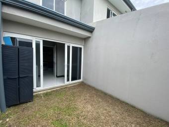 Se vende casa con patio en San Rafael Escazú 25-1578 Se vende casa con patio en San Rafael Escazú 25-1578