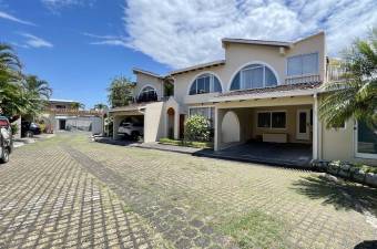 Condominio Moderno con Estudio Independiente en Bello Horizonte, Escazú