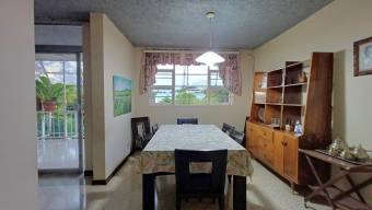 Venta de Casa de 3 Niveles en Montes de Oca-Mercedes. RAH 26-238