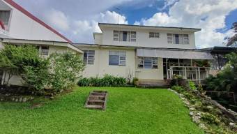 Venta de Casa de 3 Niveles en Montes de Oca-Mercedes. RAH 26-238