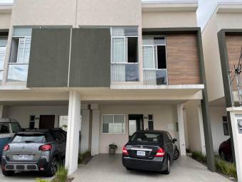 Venta de Moderna Casa en Tibás / Mls. 26-611 OFC JB