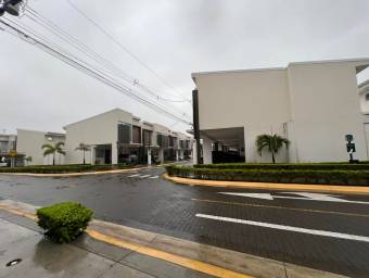 Venta de Moderna Casa en Tibás / Mls. 26-611 OFC JB