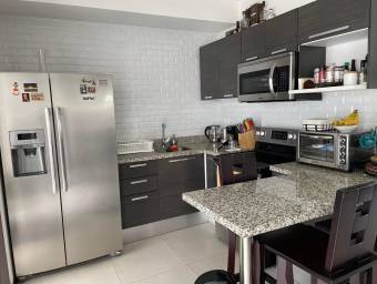 Venta de Moderna Casa en Tibás / Mls. 26-611 OFC JB