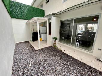 Venta de Moderna Casa en Tibás / Mls. 26-611 OFC JB