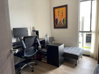 Venta de Moderna Casa en Tibás / Mls. 26-611 OFC JB