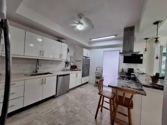 Se vende casa en Piedades Santa Ana 26-639 Se vende casa en Piedades Santa Ana 26-639