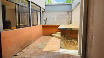 Venta de Funcional Casa en Curridabat / Mls. 26-726 OFC JB Venta de Funcional Casa en Curridabat / Mls. 26-726 OFC JB