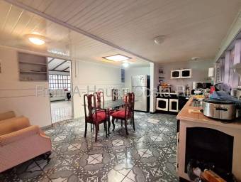 Venta de Casa  Local en Gravillas de Desamparados. RAH 26-1433