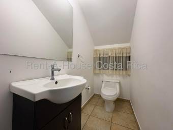 Se alquila casa en San Rafael Escazú 26-1475