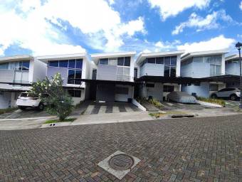 Venta de Practica Casa en San Rafael de Montes de Oca / Mls. 26-1289 OFC JB