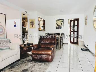 Venta de Casa en Ulloa, Heredia. RAH 26-1473