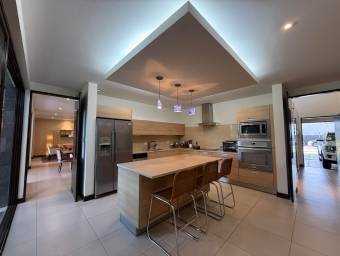 Venta de Espectacular Casa en Alajuela / Mls. 25-1198 OFC JB