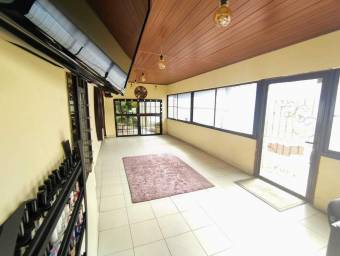 Venta de Bella Casa en Santo Domingo, Heredia / Mls. 26-1234 OFC JB