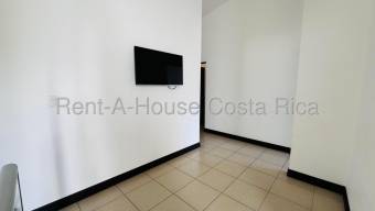 Se alquila casa con patio en San Rafael Escazú 26-1468