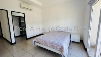 Se alquila casa con patio en San Rafael Escazú 26-1468